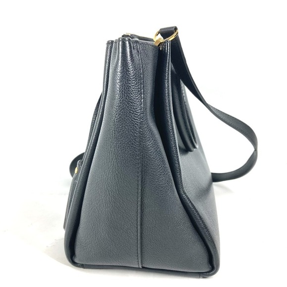 LOUIS VUITTON Black Leather Shoulder Bag - Picture 4 of 16